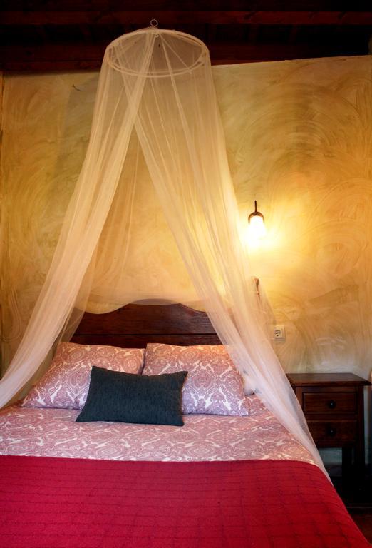 Apartamentos Rurales La Solana Robledillo De Gata Luaran gambar
