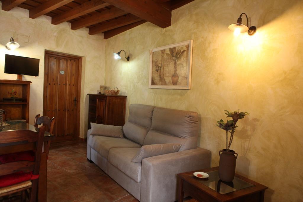Apartamentos Rurales La Solana Robledillo De Gata Luaran gambar