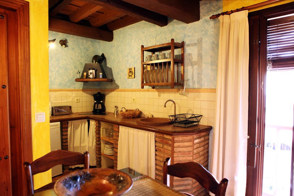 Apartamentos Rurales La Solana Robledillo De Gata Luaran gambar