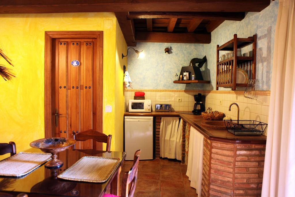 Apartamentos Rurales La Solana Robledillo De Gata Luaran gambar