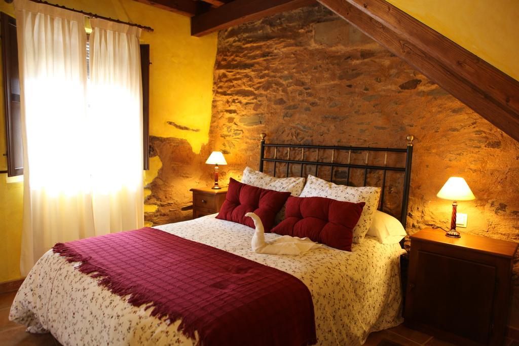 Apartamentos Rurales La Solana Robledillo De Gata Luaran gambar