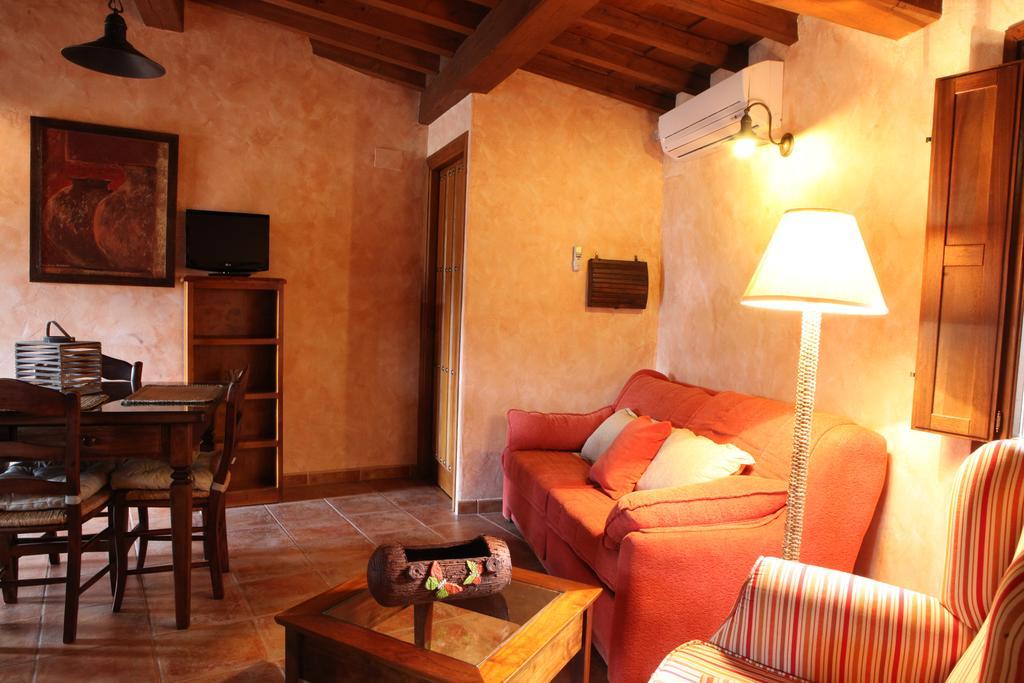 Apartamentos Rurales La Solana Robledillo De Gata Luaran gambar