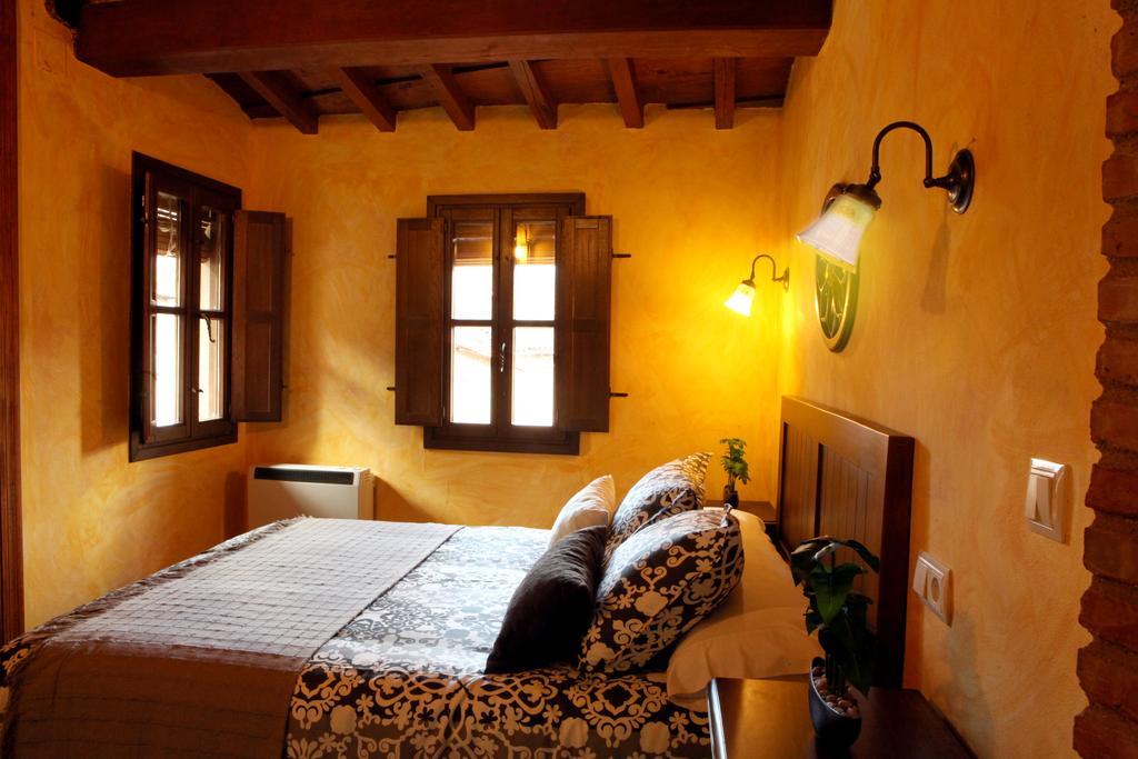 Apartamentos Rurales La Solana Robledillo De Gata Luaran gambar