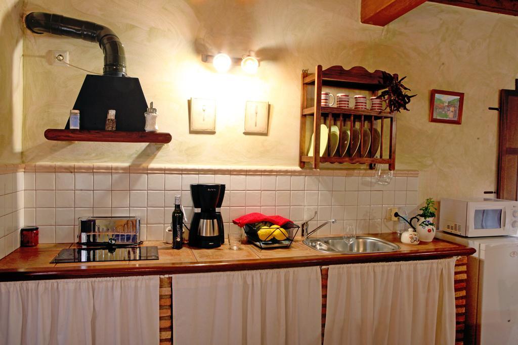 Apartamentos Rurales La Solana Robledillo De Gata Luaran gambar