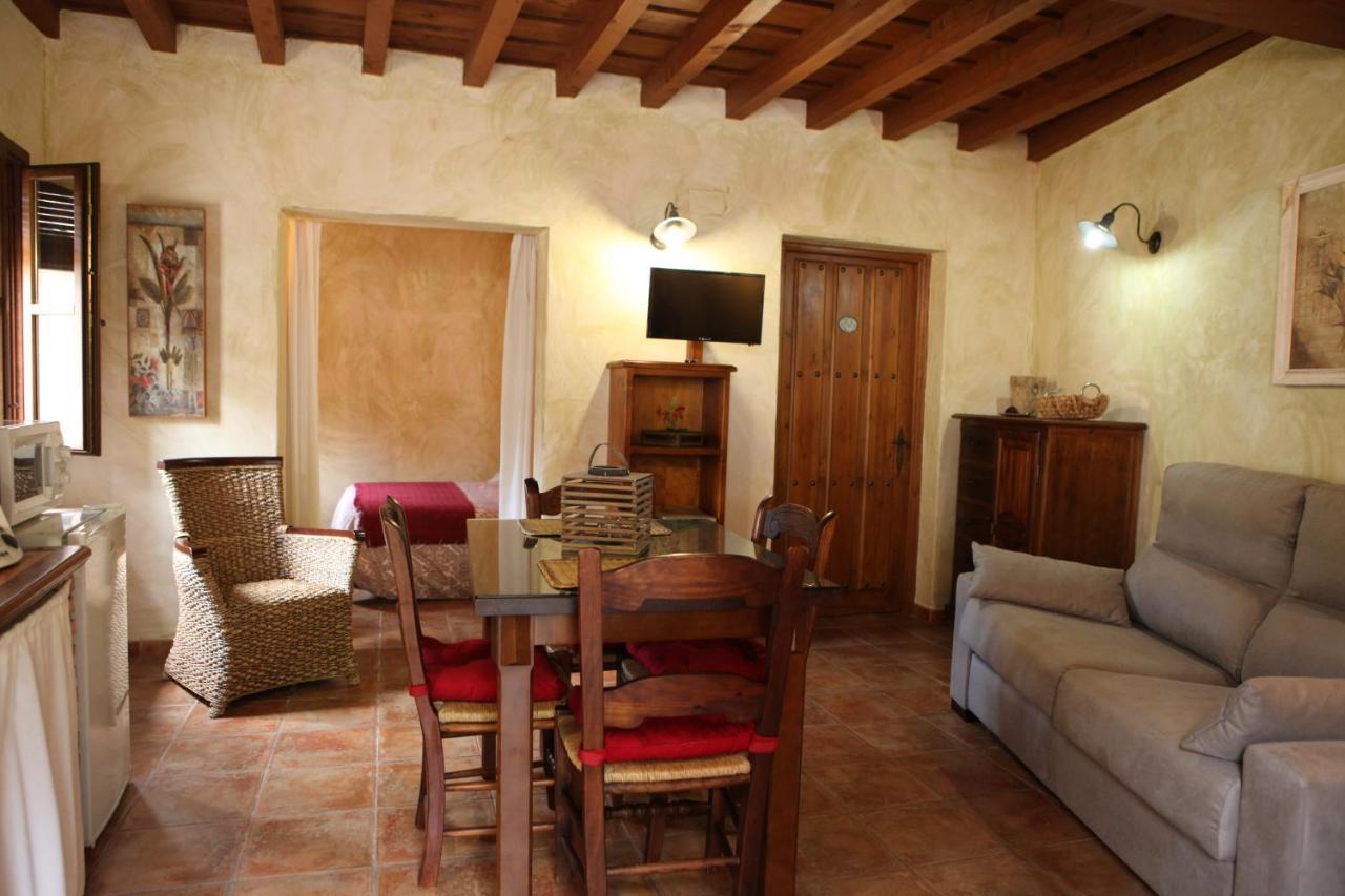 Apartamentos Rurales La Solana Robledillo De Gata Luaran gambar